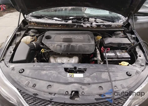 2015 Chrysler 200 Limited z USA, uszkodzony, nr VIN 1C3CCCAB8FN732415